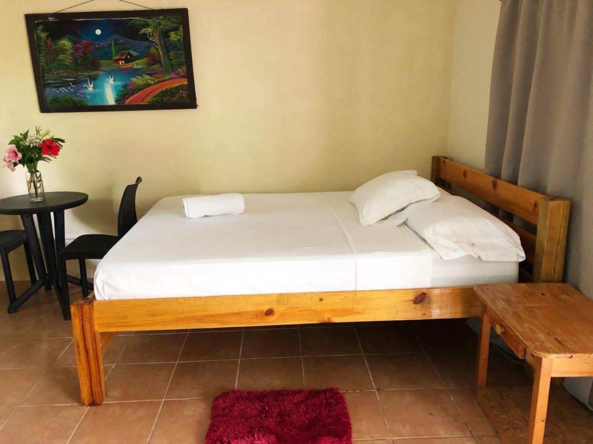 Sunshine Hotel Little Corn Island Exterior foto